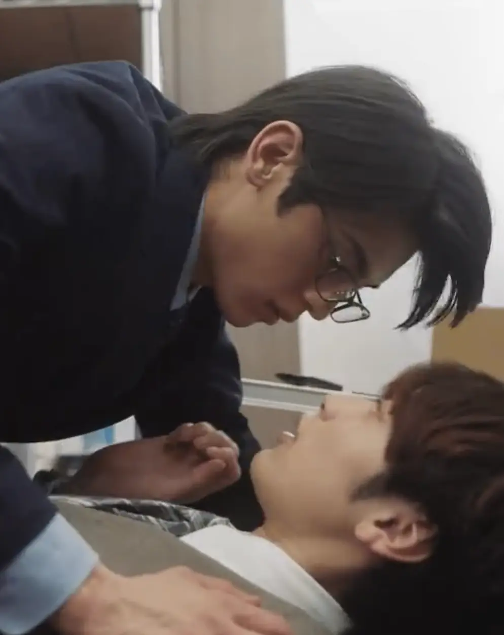 乖乖停下就有奖励1-30集免费看全集-双男主短剧《乖乖停下就有奖励》高清在线播放-热门短剧完整版资源-支持多设备流畅观看