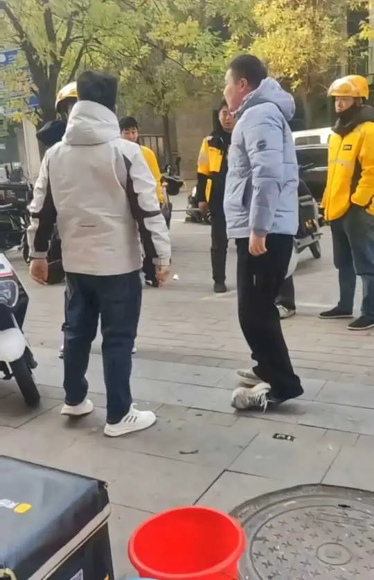 石家庄外卖小哥事件3000元工资被扣始末-站长嚣张态度现场视频-冲突全过程高清录像免费观看