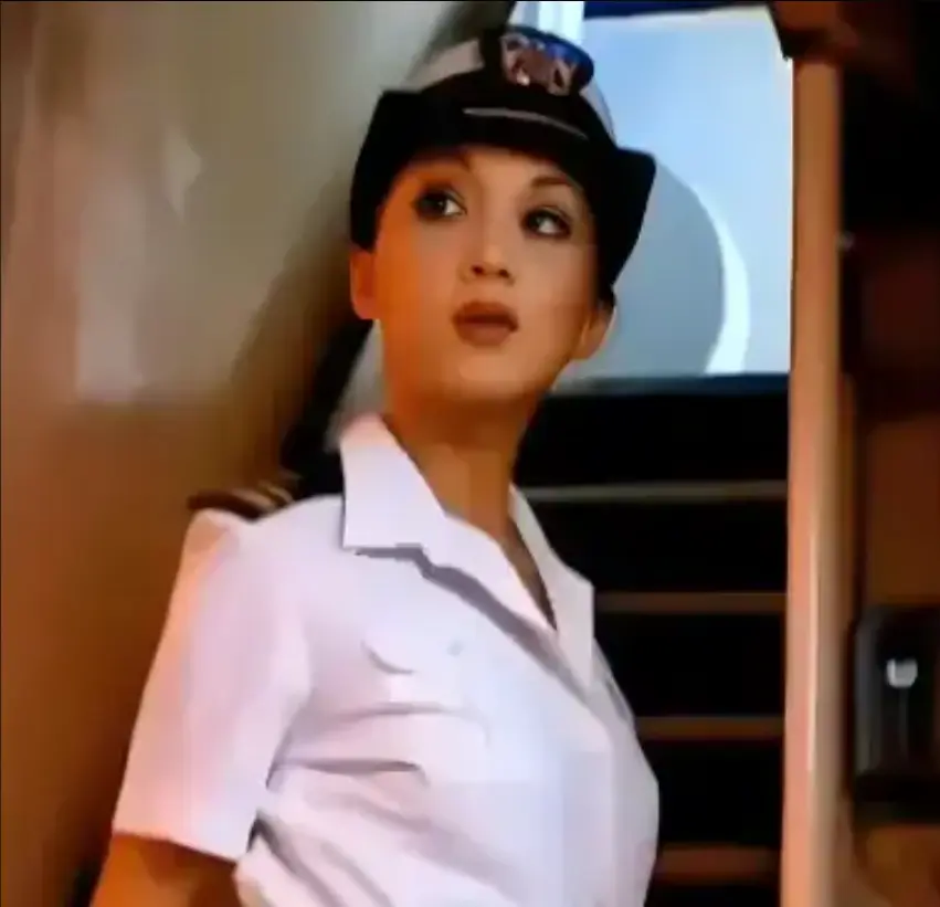 啄木鸟系列《军舰上的女兵》电影电视剧免费观看 - 军舰女兵完整版在线播放 - 1080P高清画质啄木鸟版 - 高级影院资源