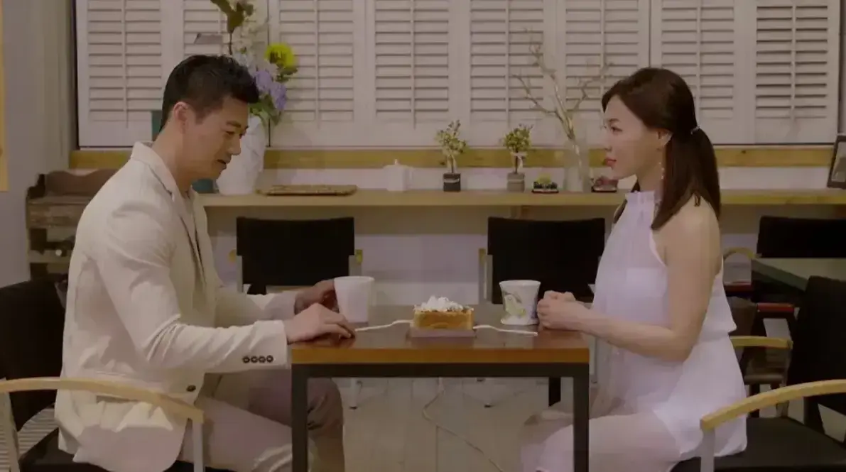 《邻居家妻子》韩国电影未删减1080P韩语中字资源，百度网盘夸克迅雷下载，高清观看我邻居的老婆完整版- 乏味婚姻中的情感越界