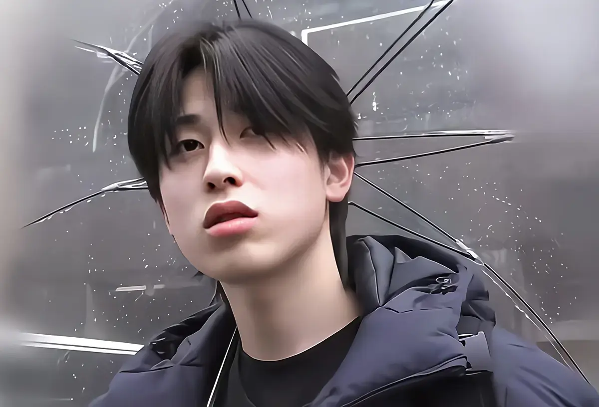 《雨中撑伞采访三部曲》全网封神刷屏 - 日本帅哥jukiya雨伞小哥哥街头采访名场面 - 免费超清完整版在线观看雨中撑伞采访三部曲