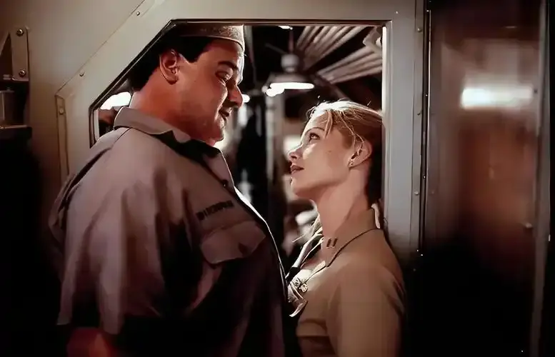 《潜水艇女兵》4K超清完整版 - 全网同步更新免费看 - 无删减高清中字资源