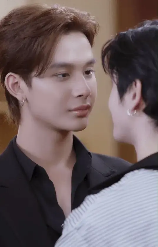 2025爆款泰腐剧《入瘾》4K超清免费播放-双男主BL爱情短剧全集-直播事故引发甜蜜同居-无删减完整版在线看