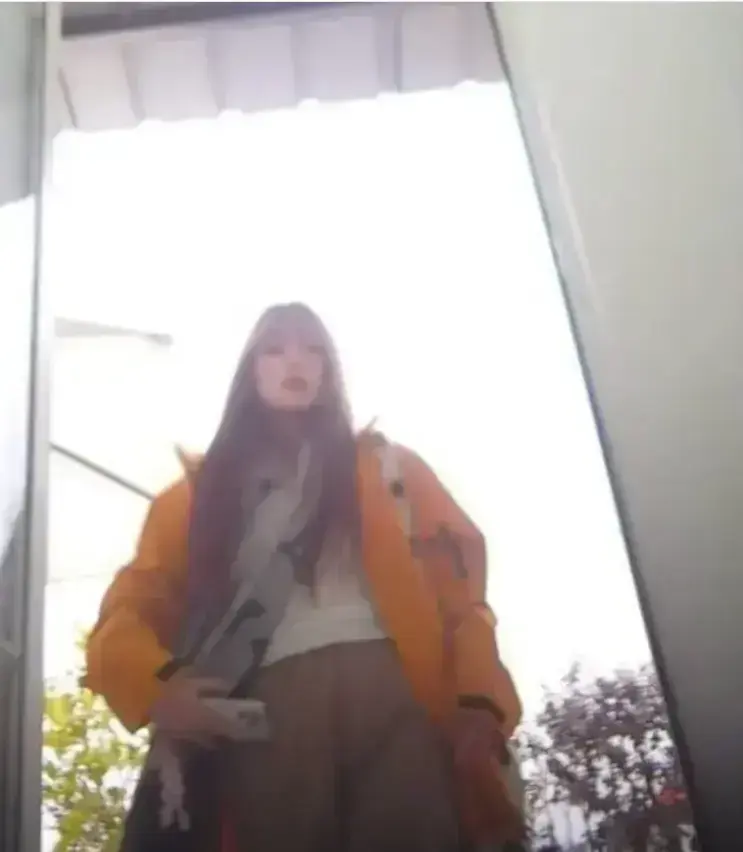 抖音热搜黄色冲锋衣木木厕所被偷拍视频完整版高清资源下载-51吃瓜网全程原视频免费在线播放深度还原事件始末-黄色冲锋衣木木无删减全集免费观看